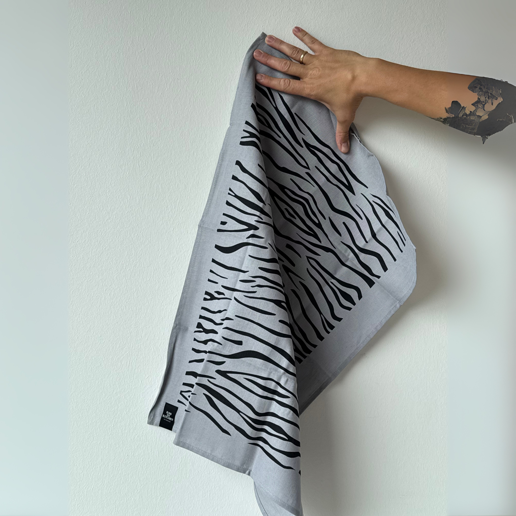 Geschirrtuch, Wild grey black